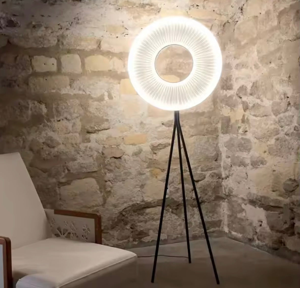 LUTKOR NOVA – Lampadaire design sculptural
